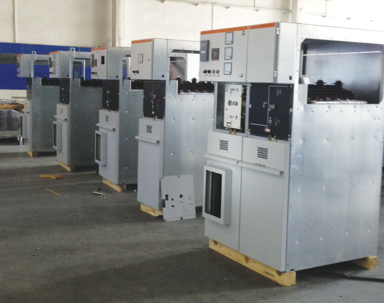 Kompleks transformator yarımstansiya və paylayıcı 